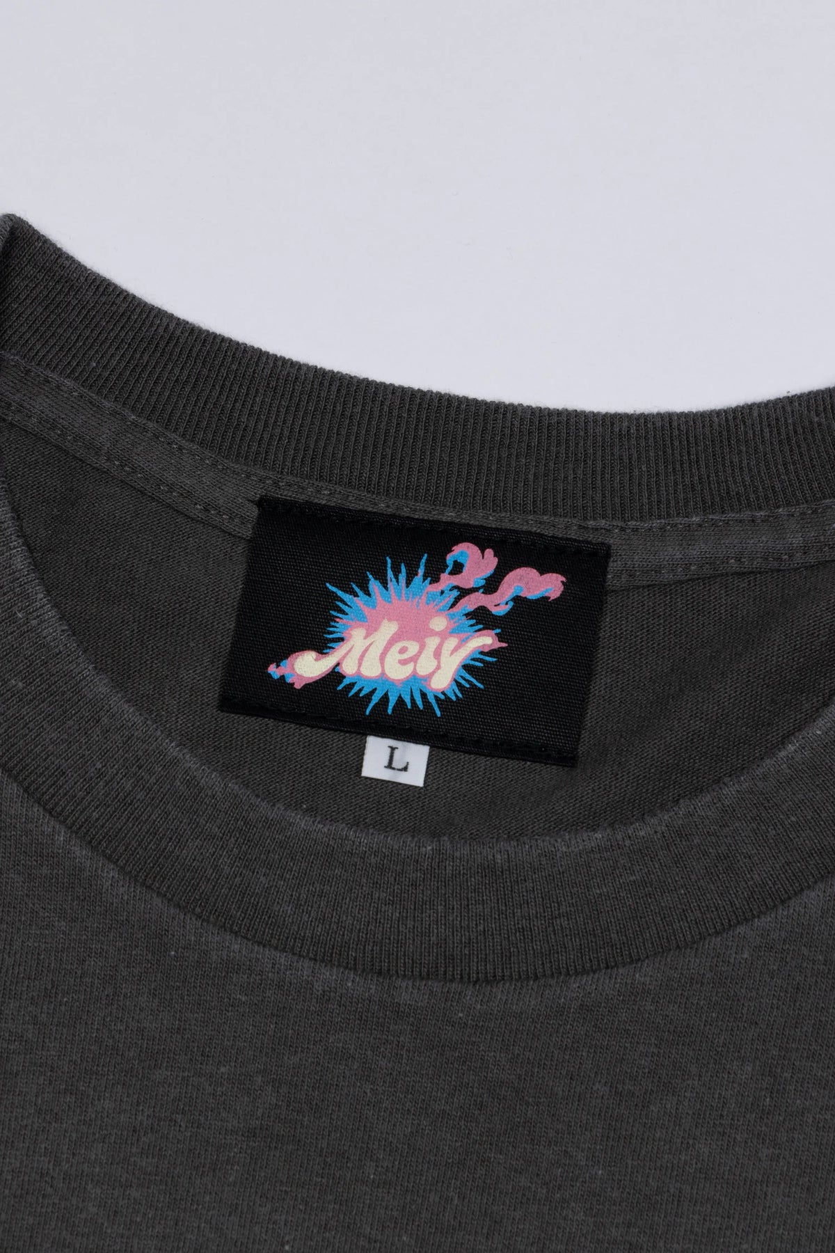 Meiy GWTF Tシャツ / チャコール